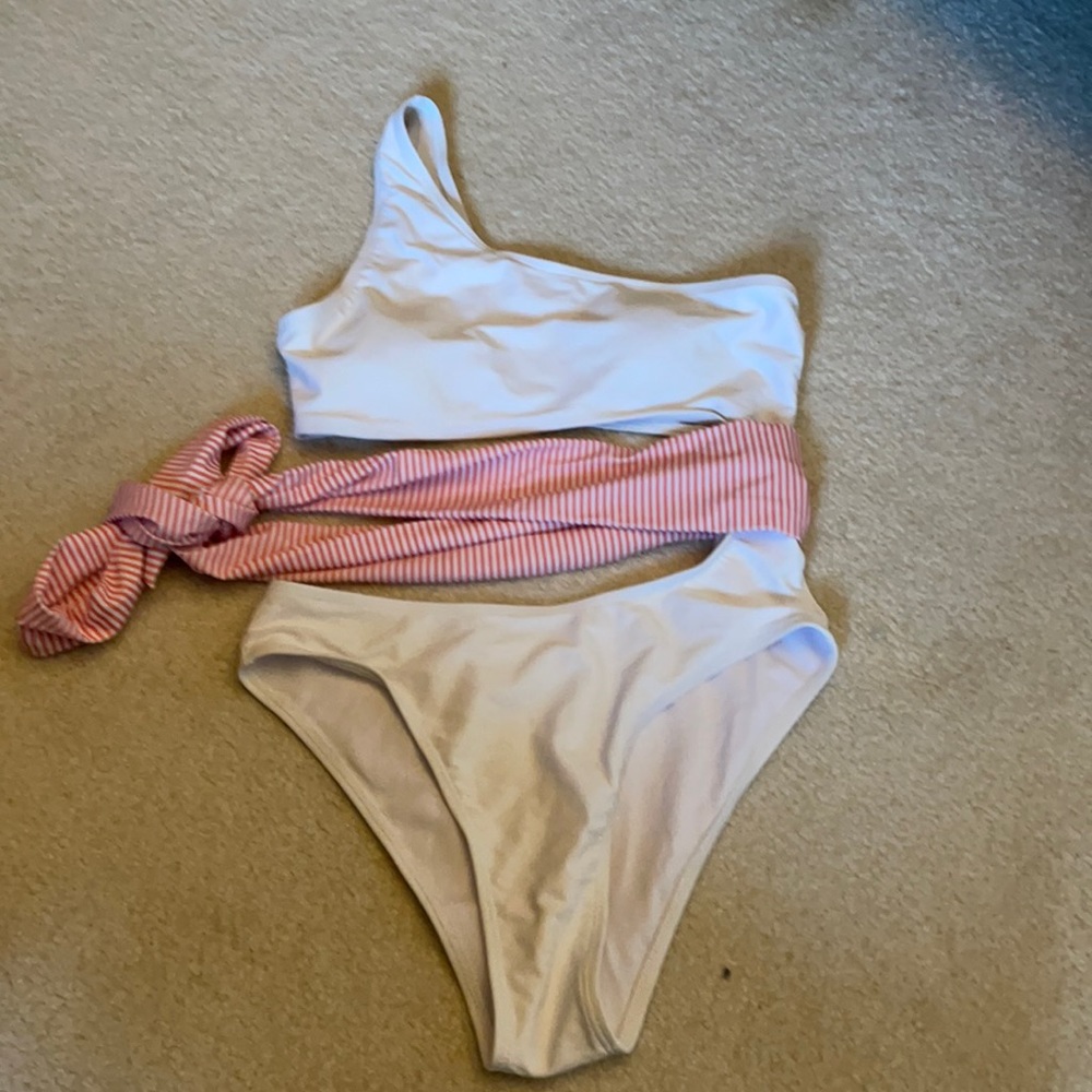 Full bikini